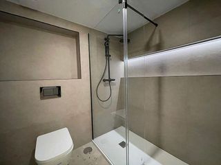 Local comercial en venta en Vistahermosa en Alicante