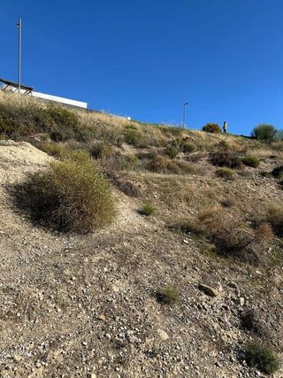 Terreno en venta en Zubia (La)