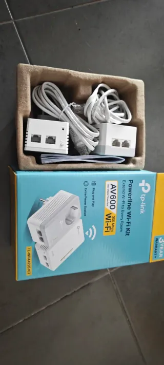 TP-Link Powerline Wi-Fi Kit AV600