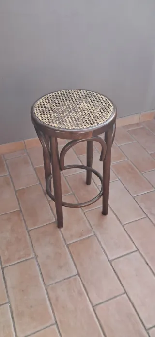 Sgabello in legno e paglia di Vienna
