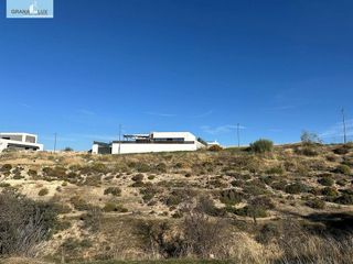 Terreno en venta en Zubia (La)