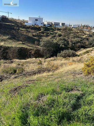Terreno en venta en Zubia (La)