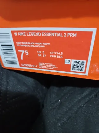 Tenis Nike Beige Animal Print Talla 38.5