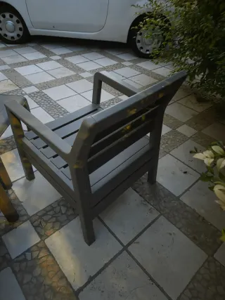 Salotto da giardino in plastica grigia