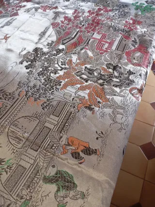 Mantel Seda  con personajes paisajes chinescos