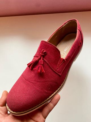 Zapatos rojos con borlas talla 44