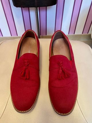 Zapatos rojos con borlas talla 44