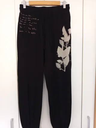 Pantalón Desigual Negro Estampado Hojas