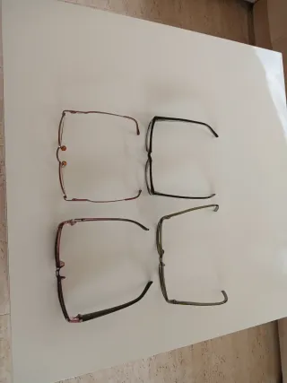 Monturas de gafas y estuches