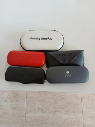 Monturas de gafas y estuches