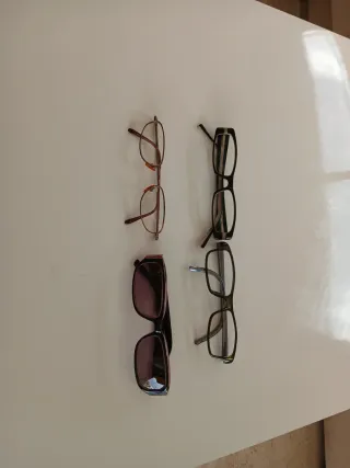Monturas de gafas y estuches