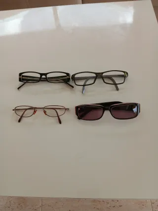 Monturas de gafas y estuches