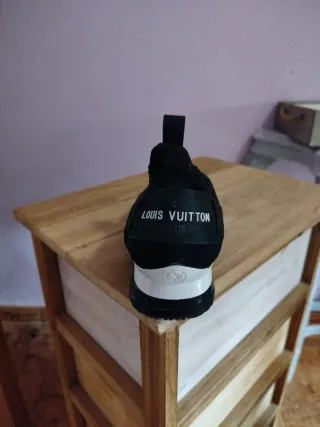 Zapatilla Louis Vuitton Mujer Negra y Blanca