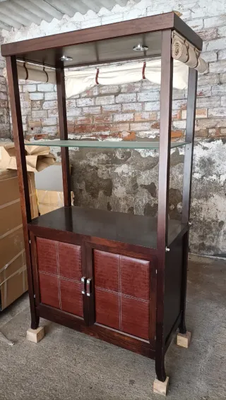 Mueble de salón madera y cristal