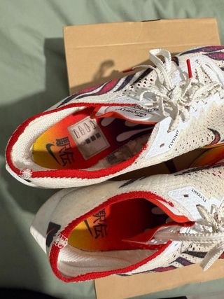 Nike Vaporfly 3 Llamas Rojas Blancas
