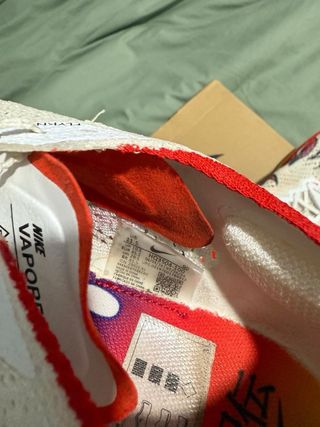 Nike Vaporfly 3 Llamas Rojas Blancas