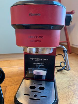 Cafetera Cecotec Cumbia Cafelizzia Roja