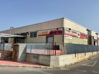 Local comercial en venta en Valdepelayo - Montepinos - Arroyo Culebro en Leganés