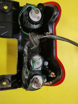 PILOTO TRASERO IZQUIERDO NISSAN NV200