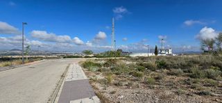 Terreno en venta en Zubia (La)