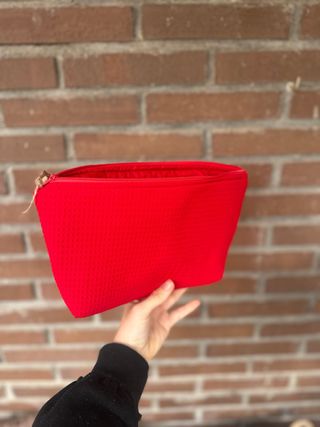 Neceser hecho a mano rojo. tela de algodón wafle