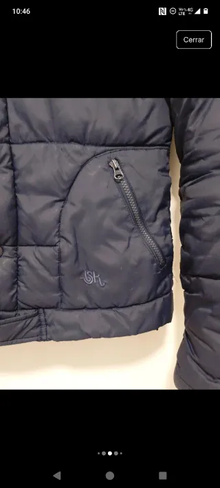 Cazadora acolchada Bershka azul marino T. L