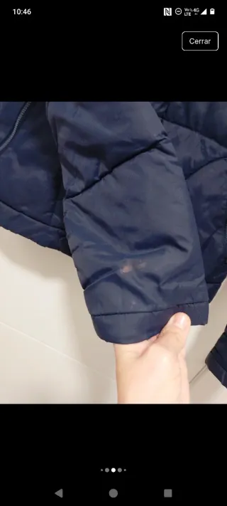 Cazadora acolchada Bershka azul marino T. L