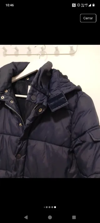 Cazadora acolchada Bershka azul marino T. L