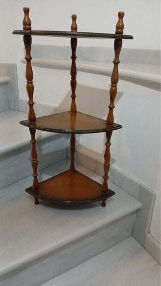 Repisa de esquina de madera