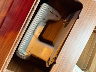 Vecchia macchina da cucire Sigma