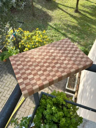 Tagliere in legno massiccio a scacchi