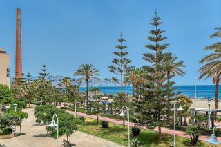 Piso en alquiler en Parque Mediterráneo - Santa Paula en Málaga