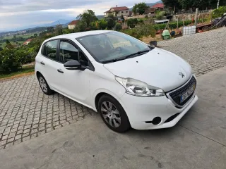 Peugeot 208 2013