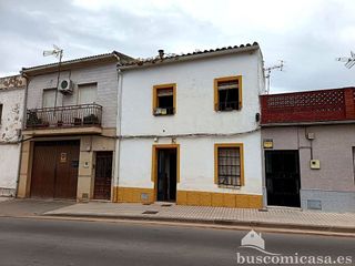 Chalet en venta en Linares