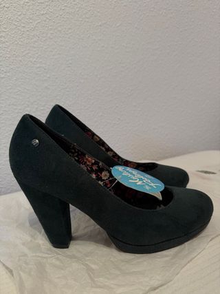 Zapatos Mustang tacón verde oscuro