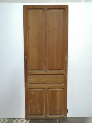 Puerta madera antigua