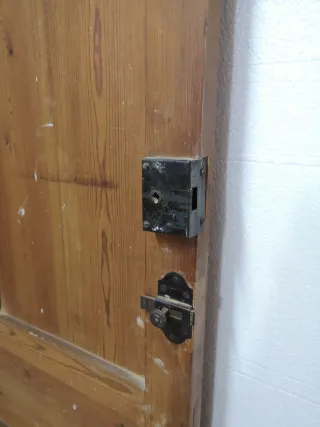 Puerta madera antigua