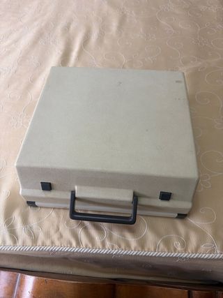 Máquina de escribir Olympia Traveller de Luxe