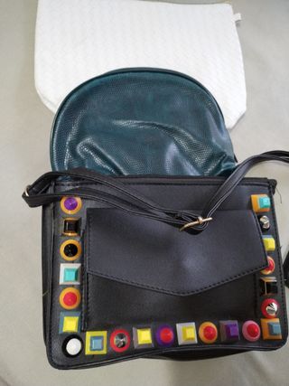 Lote bolso negro y neceseres