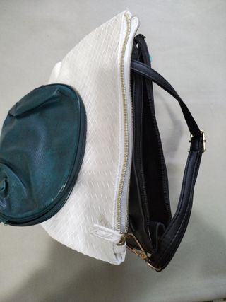 Lote bolso negro y neceseres