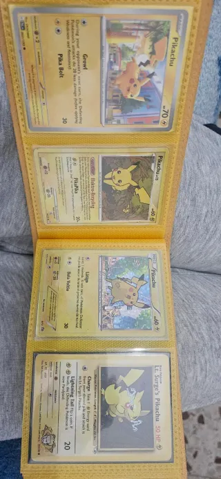Cartas Pokémon TCG Pikachu (Set de 4)