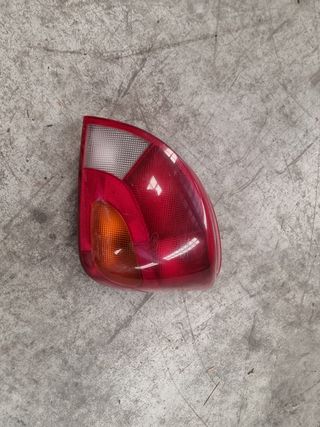 Piloto trasero derecho Ford Fiesta IV