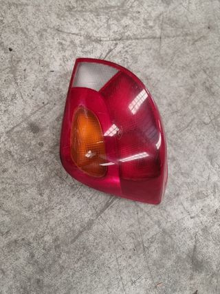 Piloto trasero derecho Ford Fiesta IV