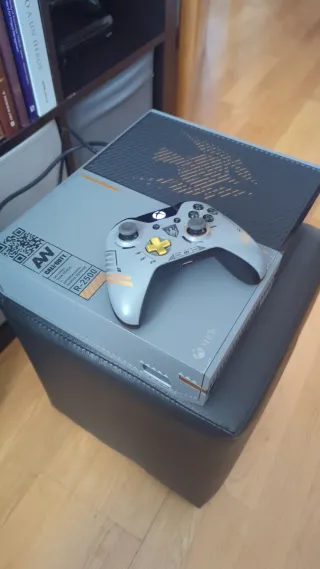 Xbox One Edizione Speciale Call of Duty + Giochi