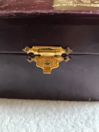 CAJA ANTIGUA PIEL "DOMECQ OBLIGUE". COLECCIÓN.