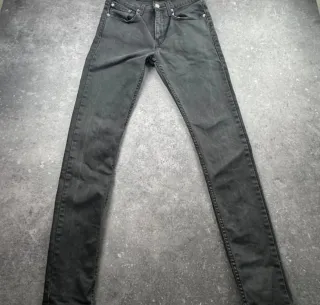 Levi's 510 Skinny Taper W31L32 Gris
