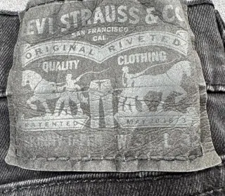 Levi's 510 Skinny Taper W31L32 Gris