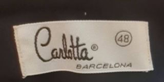 Vestido largo negro con cuello blanco