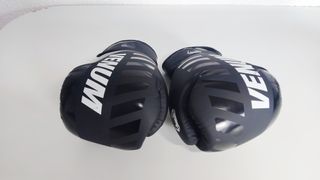 Guantes Venum, Casco y Vendas Boxeo