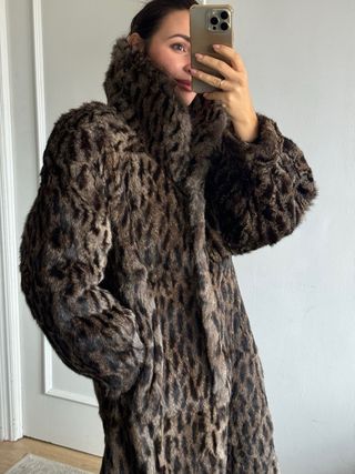 Abrigo largo leopardo cuello alto